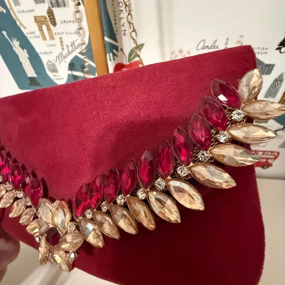 Elegant Red Suede Clutch with Crystal Accents‎